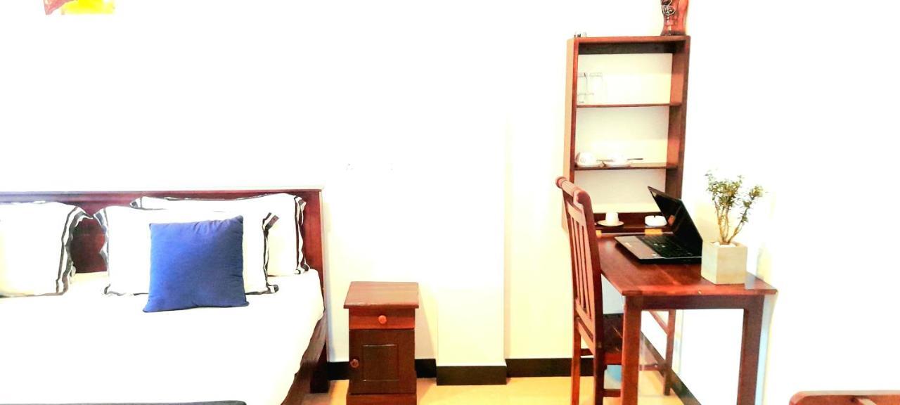 Отель Weligama Watergate Экстерьер фото