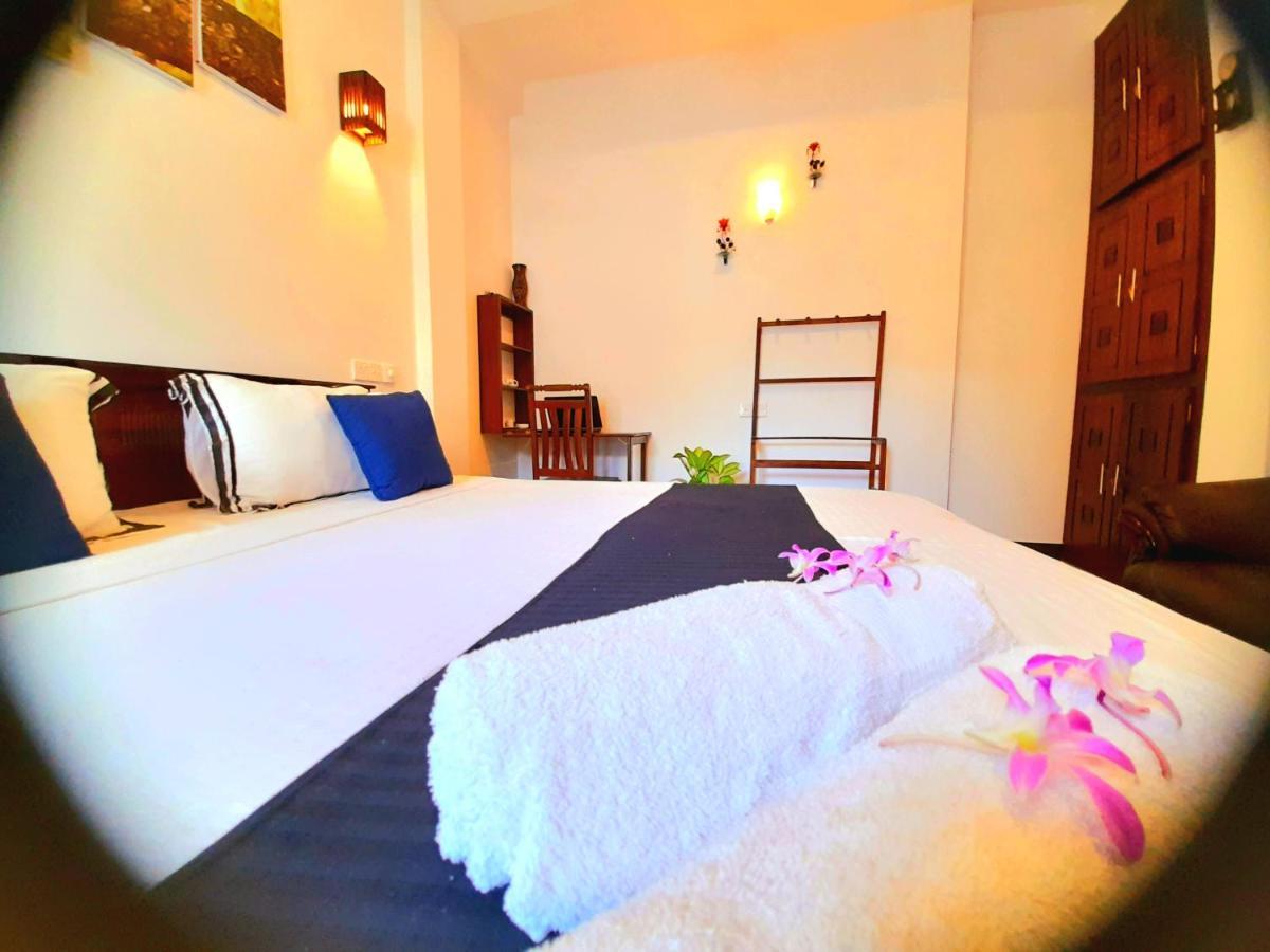 Отель Weligama Watergate Экстерьер фото