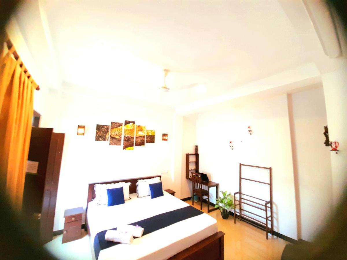 Отель Weligama Watergate Экстерьер фото
