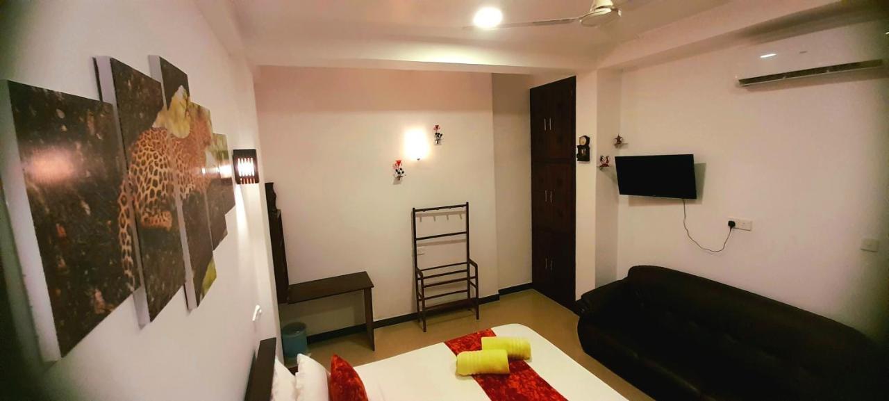 Отель Weligama Watergate Экстерьер фото