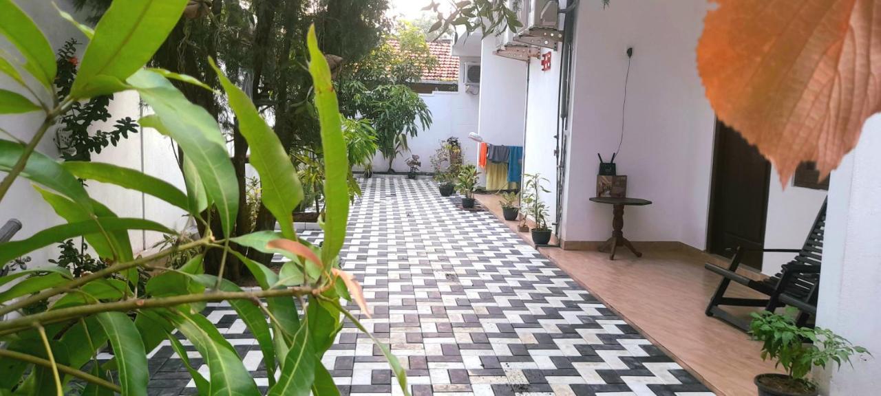 Отель Weligama Watergate Экстерьер фото