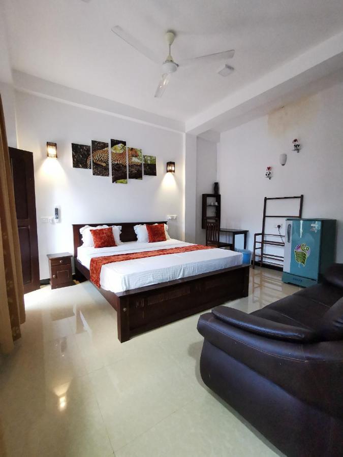 Отель Weligama Watergate Экстерьер фото